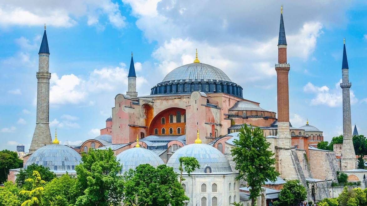 Pemerintah Turki Resmi Kembalikan Hagia Sophia Menjadi Masjid