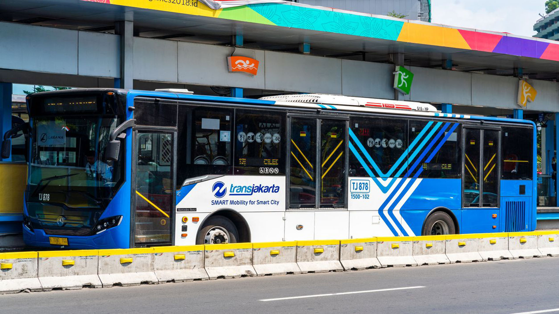 Mulai Hari Ini Bus TransJakarta Beroperasi 24 Jam